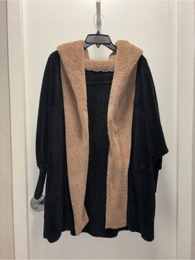 SHEIN Two-Tone Hooded Teddy Cape - Black & Camel